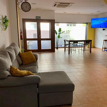 Spanglish Hostel Benidorm Ngoại thất bức ảnh