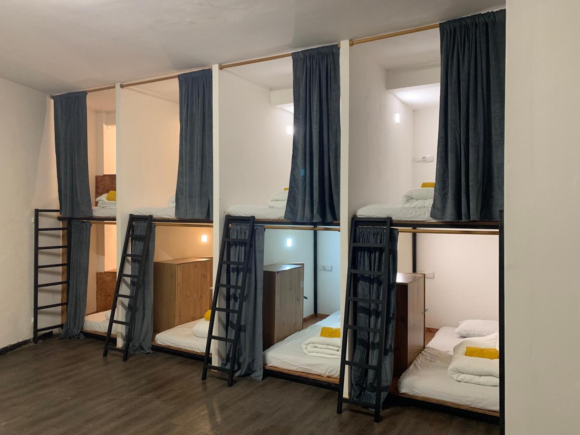 Spanglish Hostel Benidorm Ngoại thất bức ảnh