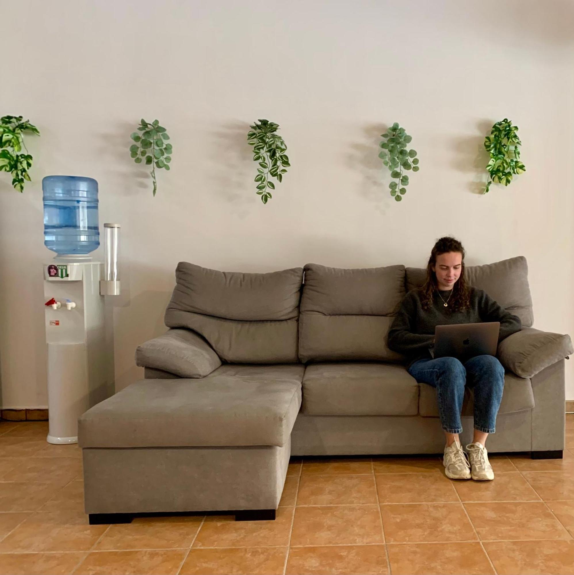 Spanglish Hostel Benidorm Ngoại thất bức ảnh