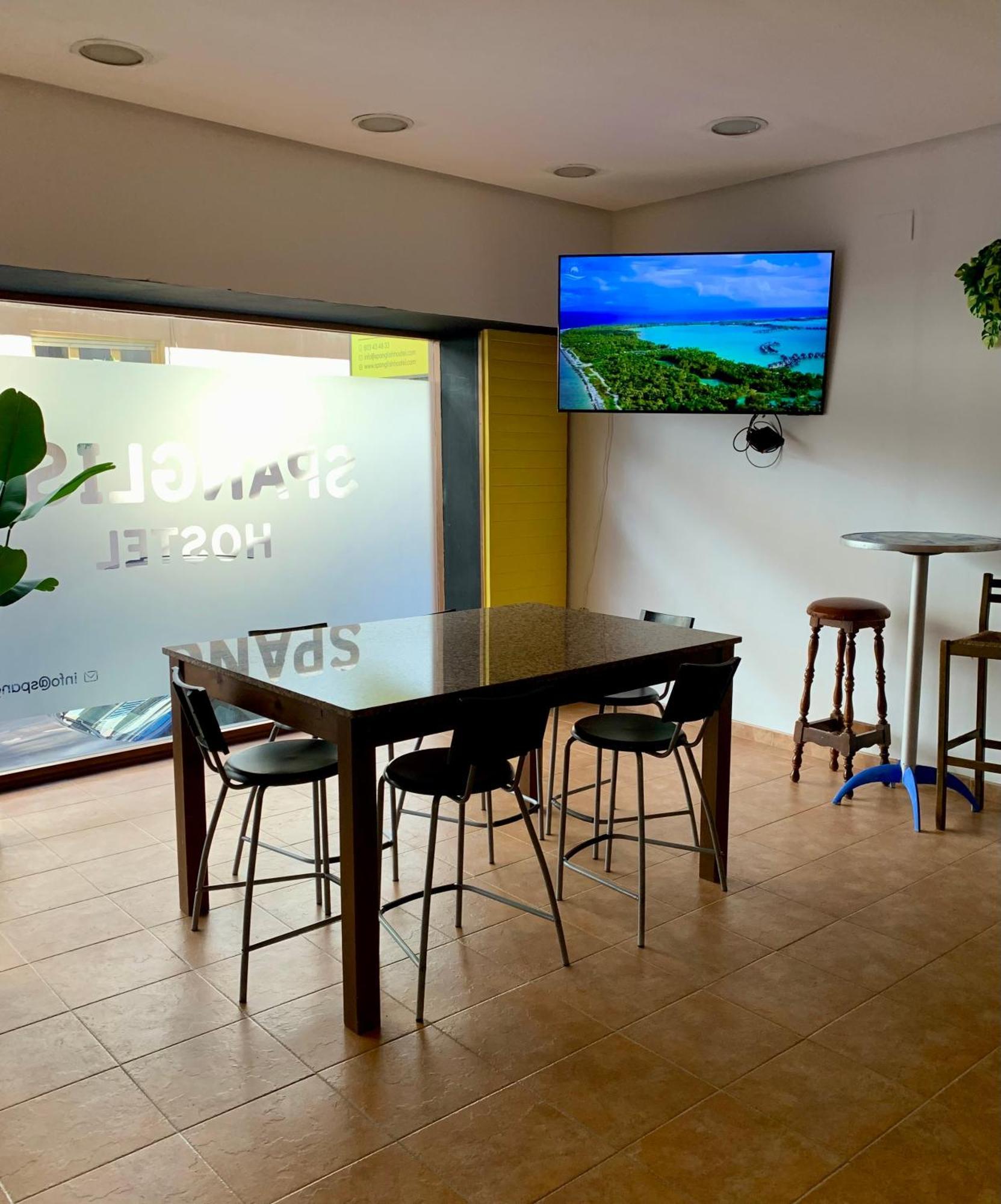 Spanglish Hostel Benidorm Ngoại thất bức ảnh