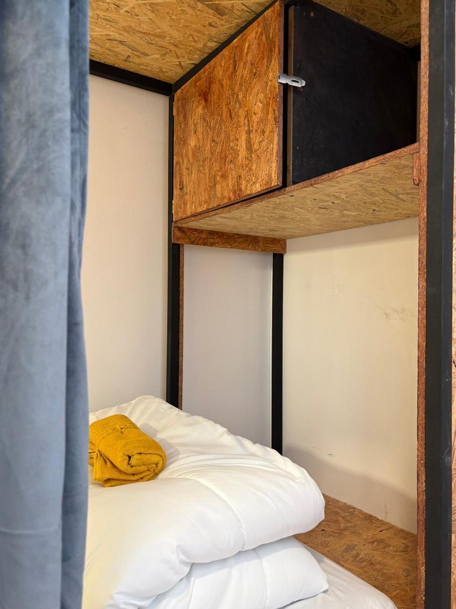 Spanglish Hostel Benidorm Ngoại thất bức ảnh