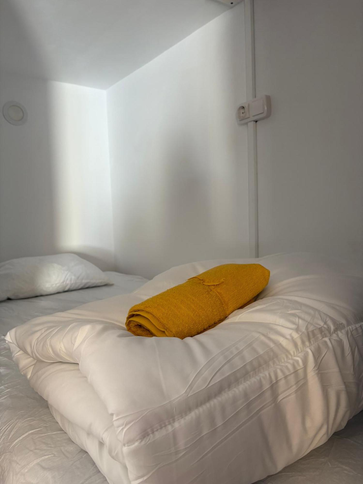 Spanglish Hostel Benidorm Ngoại thất bức ảnh
